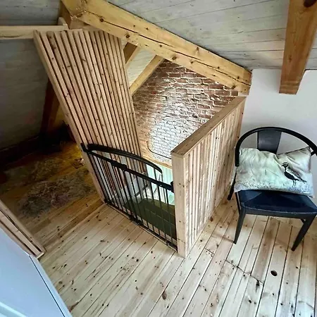 شقة Cozy Townhouse Near Centrum