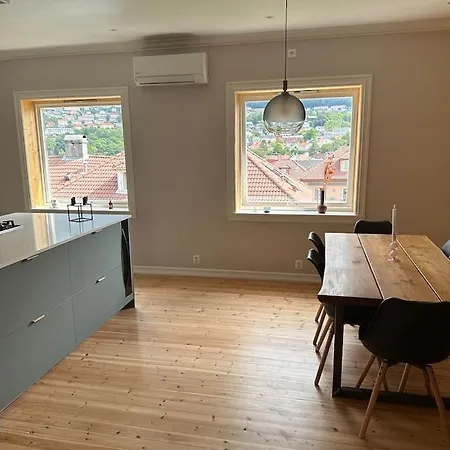 Апартаменти Cozy Townhouse Near Centrum