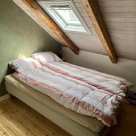 Cozy Townhouse Near Centrum شقة