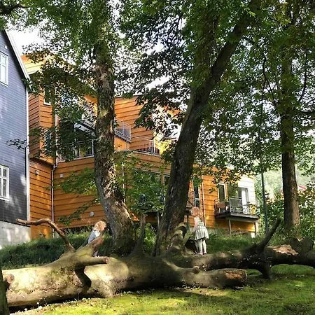 Cozy Townhouse Near Centrum شقة *