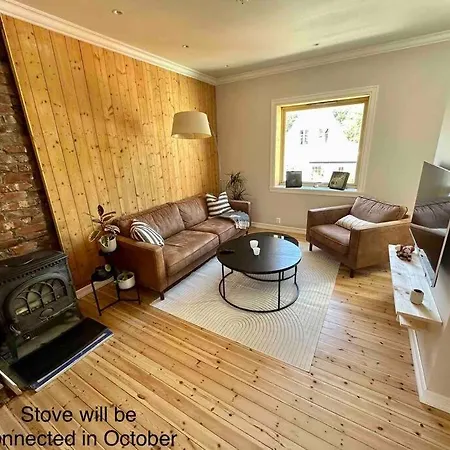 Cozy Townhouse Near Centrum Апартаменти *