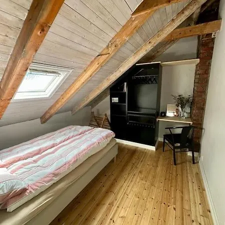 Cozy Townhouse Near Centrum Апартаменти Берген